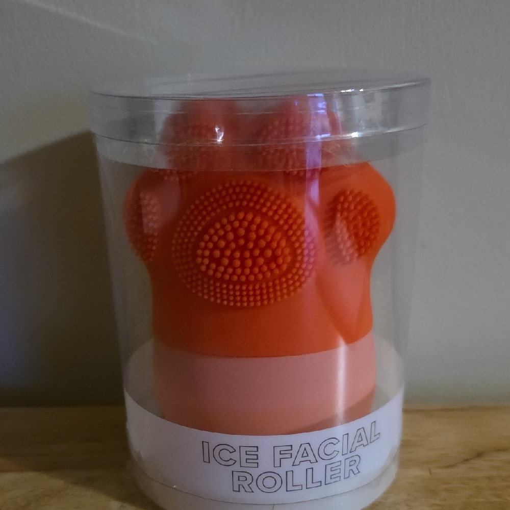 VIVITAR Brand Red Paw  Ice Facial Roller